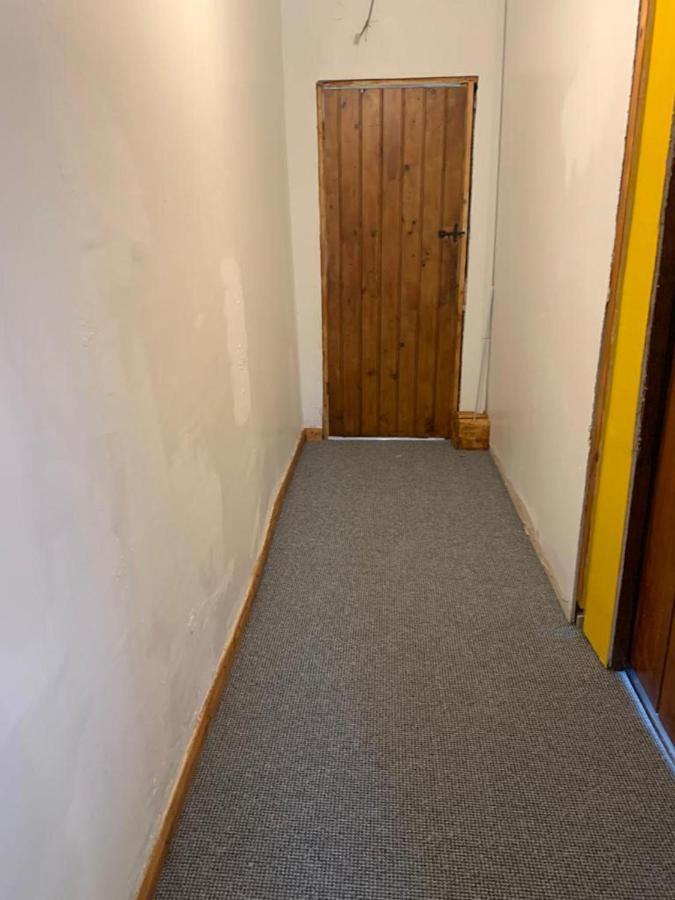 One Lovely Apartmt 1 Double & 2 Camp Beds Apartment Stoke-on-Trent Exterior photo